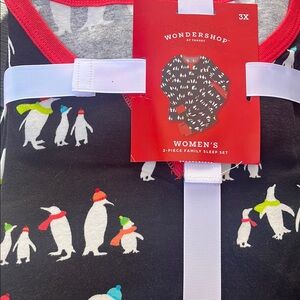 Wondershop Women's Black and Red Penguin Sleep Set